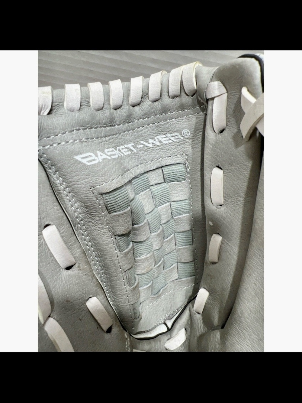 Rawlings Players Series Youth Fastpitch Softball Glove Gray White 12” RHT - Picture 5 of 9